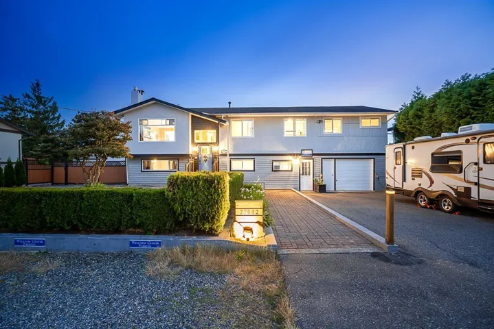 27042 28B AVENUE, Langley, British Columbia V4W3A5