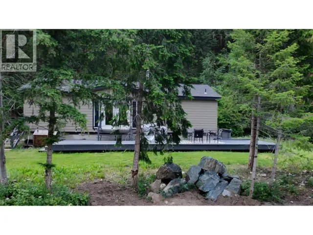 2385 Eva Road, Lee Creek, British Columbia V0E1M4