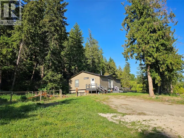 2385 Eva Road, Lee Creek, British Columbia V0E1M4
