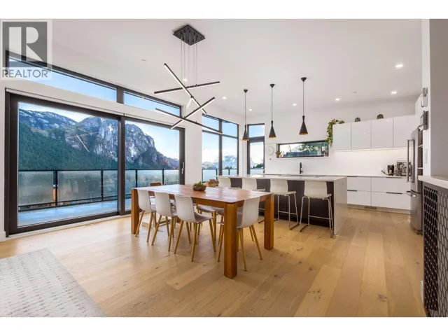2193 CRUMPIT WOODS DRIVE, Squamish, British Columbia V8B0T6