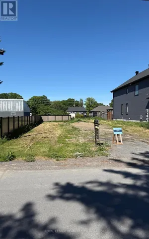 4 COCKBURN STREET, Ottawa, Ontario K0A2Z0