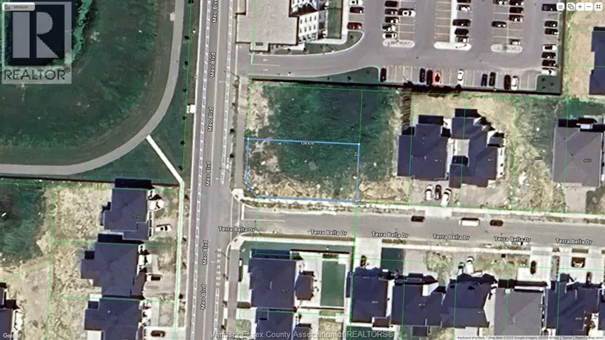 7325 MEO BOULEVARD, LaSalle, Ontario N9H1H5