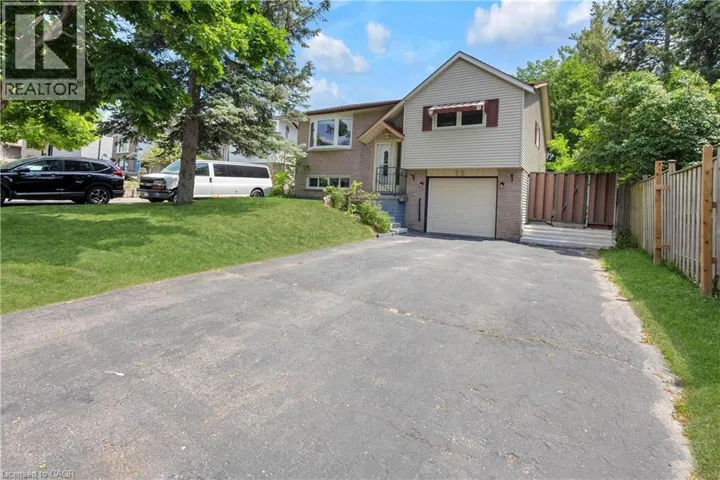 72 PINEMEADOW Crescent, Waterloo, Ontario N2T1A7