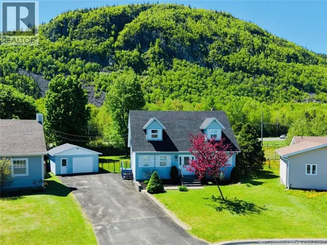 34 Walker Crescent, Campbellton, New Brunswick E3N3N8