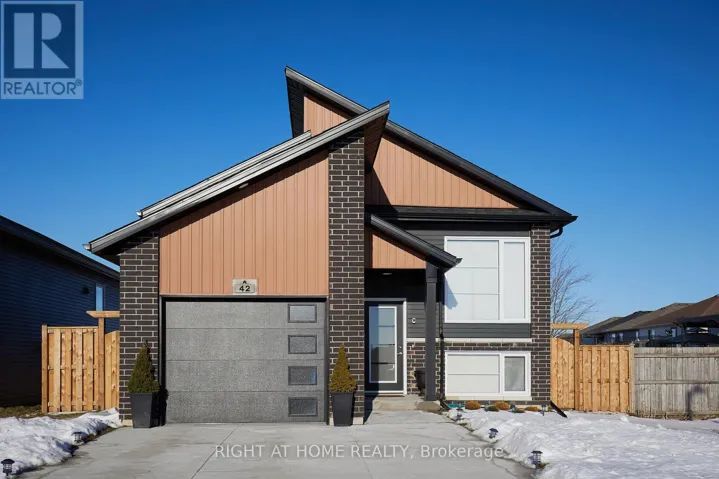42 MOONSTONE CRESCENT, Chatham-Kent (Chatham), Ontario N7M0S2