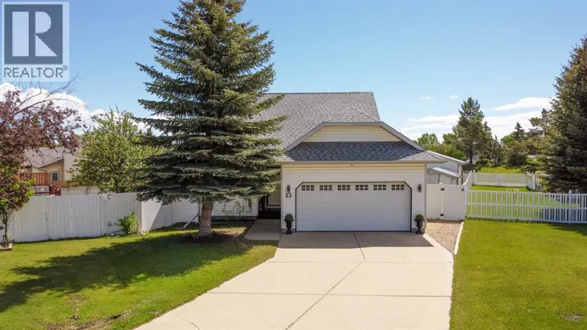 25 Kee Close, Red Deer, Alberta T4P3M4