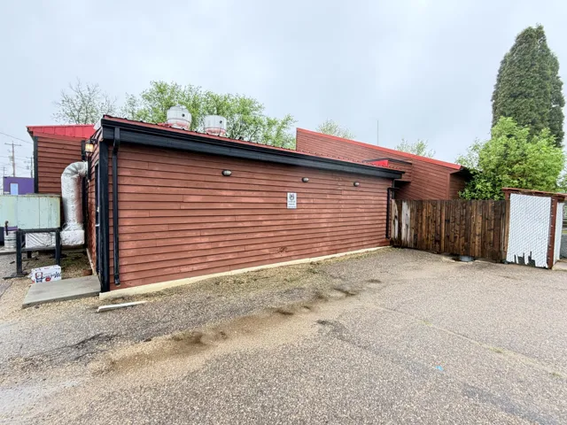 9904-9906 105 Street, Westlock, Alberta T7P1S7