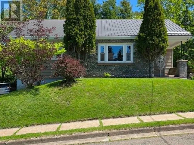 61 Laurie Street, Truro, Nova Scotia B2N4S8