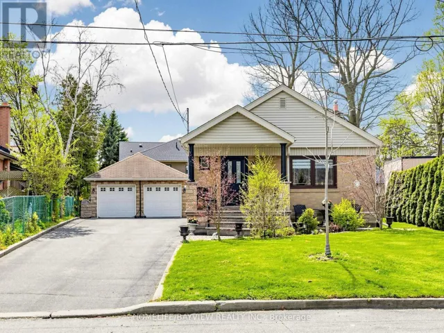 10 WOOLTON CRESCENT, Toronto (Brookhaven-Amesbury), Ontario M6M4K9