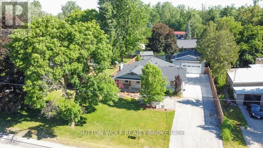 251 FRONT STREET E, Strathroy-Caradoc (NE), Ontario N7G1Z2