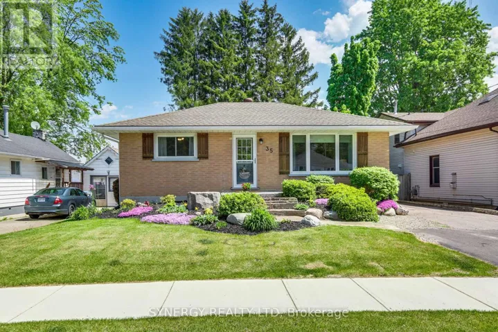 35 QUEEN STREET S, Strathroy-Caradoc (SE), Ontario N7G2H5
