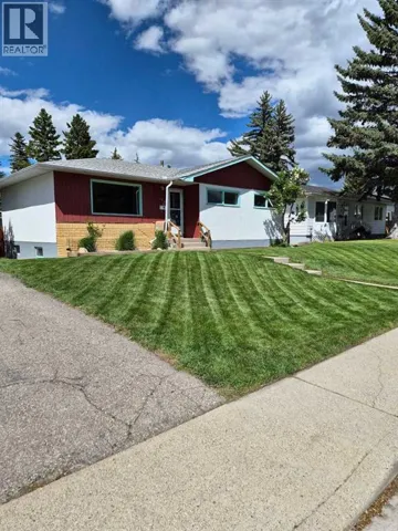 126 Springwood Drive SW, Calgary, Alberta T2W0K5
