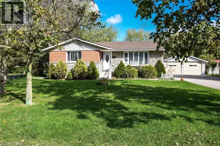 725 CROSS Street W, Dunnville, Ontario N1A1N6