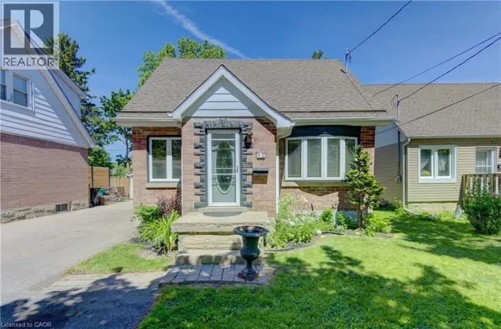 72 PLEASANT Avenue, Kitchener, Ontario N2M4A4