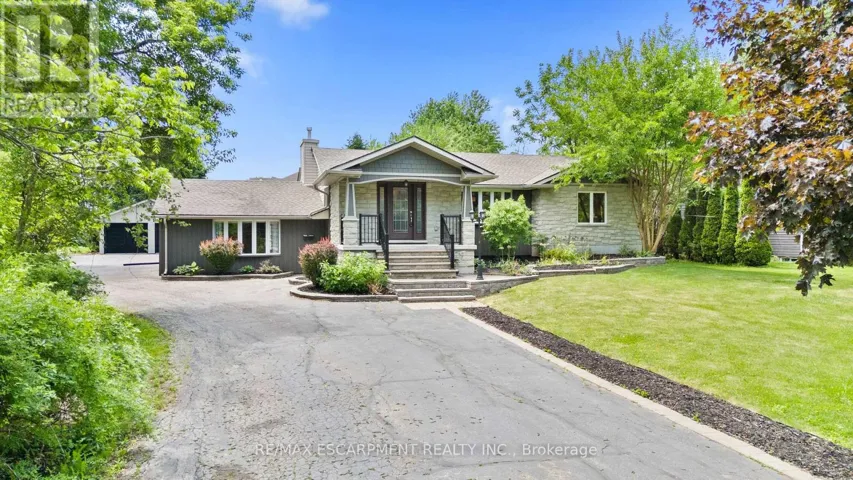 404 HAMILTON DRIVE, Hamilton (Ancaster), Ontario L9G2B1