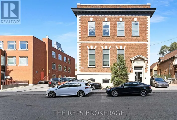 43 ECCLES STREET, Ottawa, Ontario K1R6S3