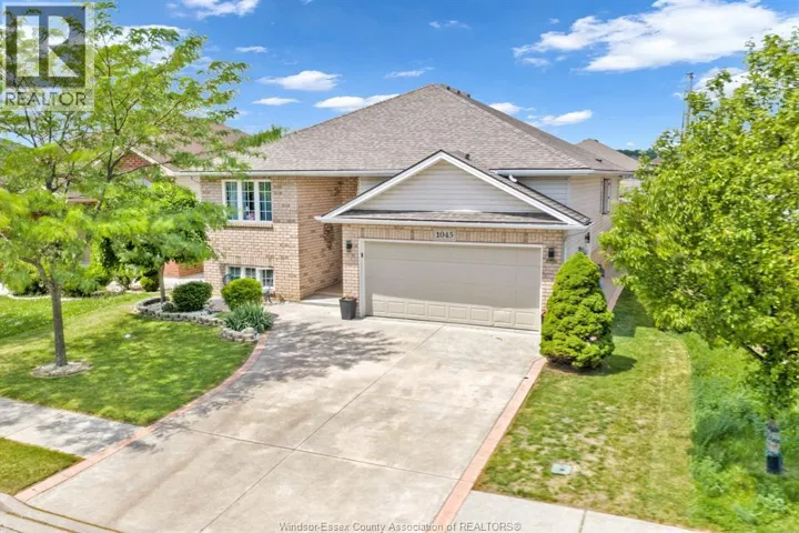 1045 CLOVER AVENUE, Windsor, Ontario N8P1V8