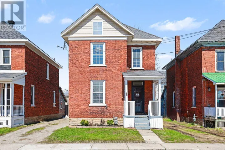88 RUSSELL STREET E, Smiths Falls, Ontario K7A1G7