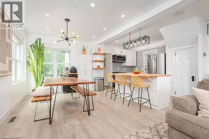 826 BEACH Boulevard, Hamilton, Ontario L8H6Z5