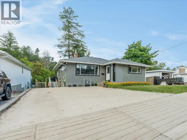 856 7TH Avenue, Castlegar, British Columbia V1N1R9