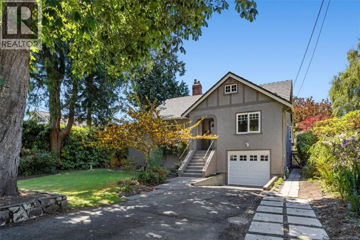 1166 Transit Rd, Oak Bay, British Columbia V8S5A3