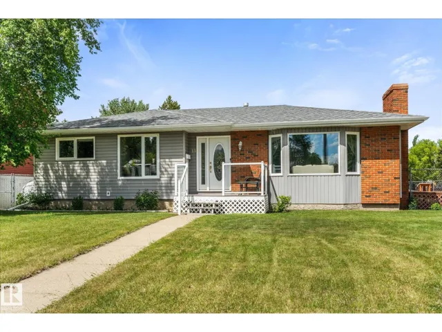 13 OATWAY DR, Stony Plain, Alberta T7Z1G4