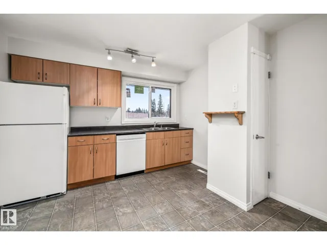145B ROYAL RD NW, Edmonton, Alberta T6J2E7