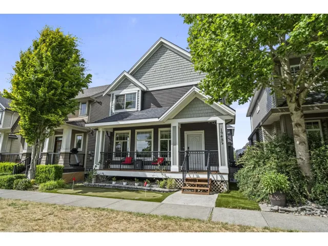 19482 71 AVENUE, Surrey, British Columbia V4N5Y7