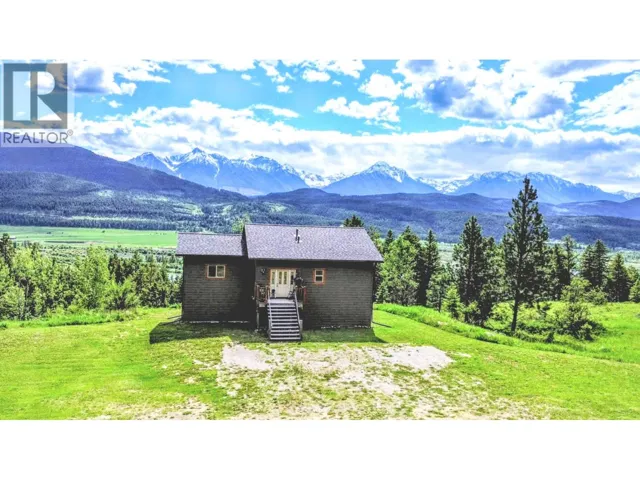 2660 95 Highway, Brisco, British Columbia V0A1B0