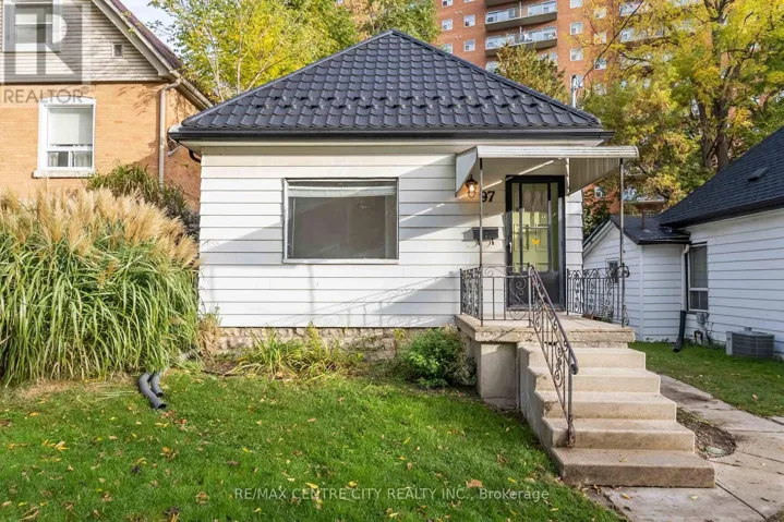 97 WALNUT STREET, London North (North N), Ontario N6H1C3