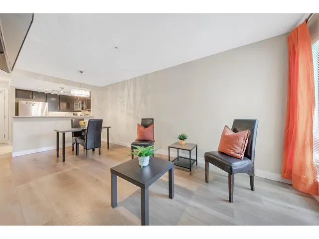 334 10838 CITY PARKWAY, Surrey, British Columbia V3T5X9