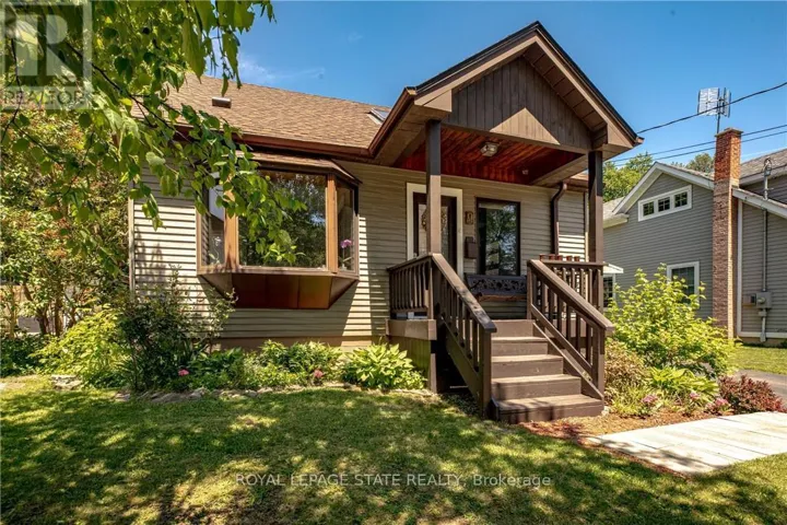9 MORTON AVENUE, Hamilton (Dundas), Ontario L9H2P4