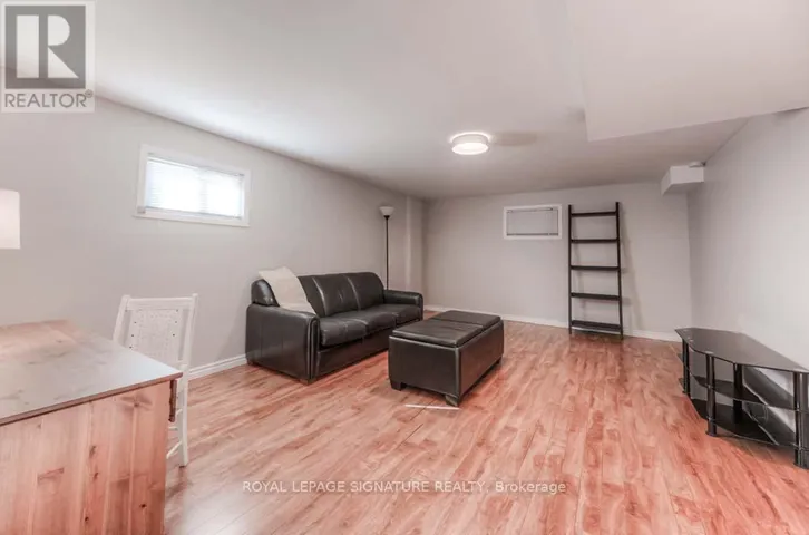 28 COACH HILL DRIVE, Kitchener, Ontario N2E1P4