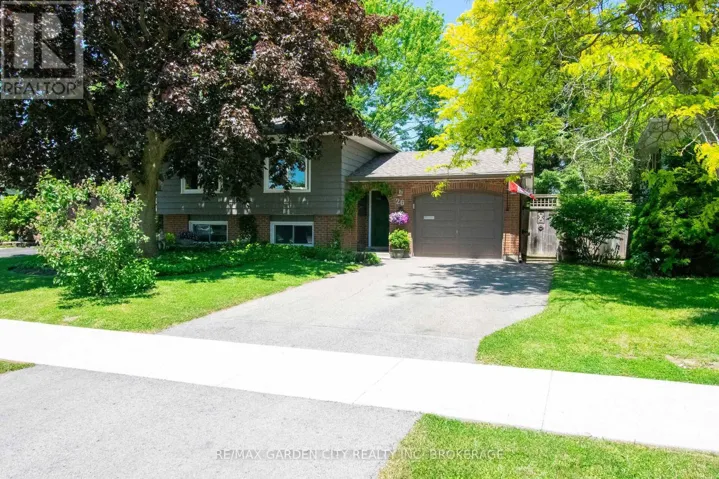 26 MACOOMB DRIVE, Welland (N. Welland), Ontario L3C5T9