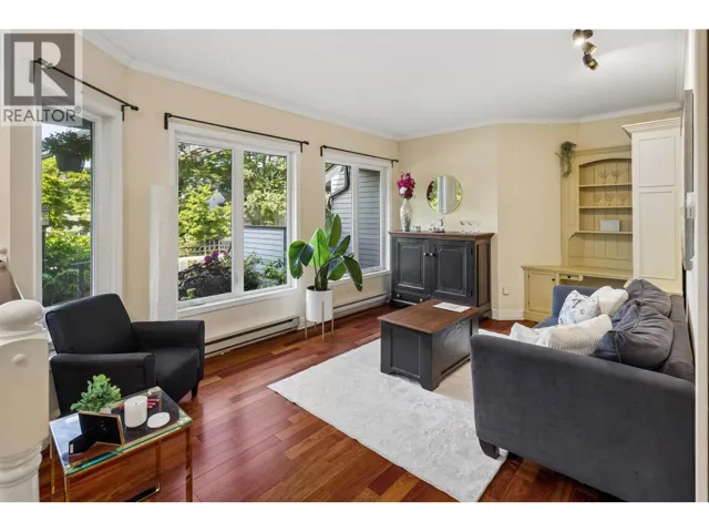 3 1620 BALSAM STREET, Vancouver, British Columbia V6K3M1