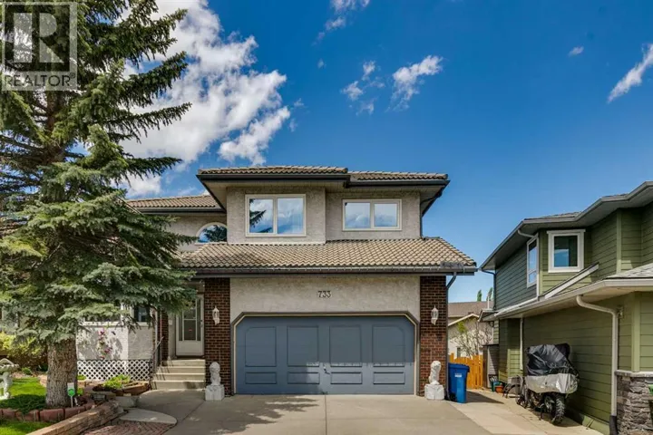 733 Edgebank Place NW, Calgary, Alberta T3A4S2