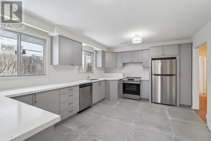 201 FENN AVENUE, Toronto (St. Andrew-Windfields), Ontario M2P1Y1