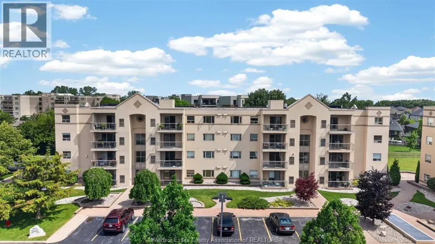 310 VILLAGE GROVE DRIVE Unit# 413, Tecumseh, Ontario N8N4X7
