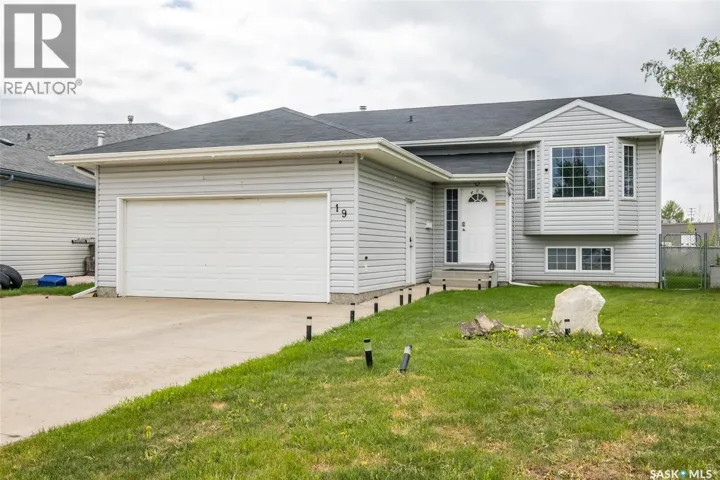 19 Mooney PLACE, Prince Albert, Saskatchewan S6V8C4
