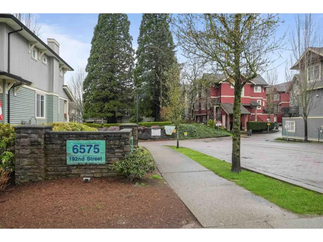 8 6575 192 STREET, Surrey, British Columbia V4N5T8