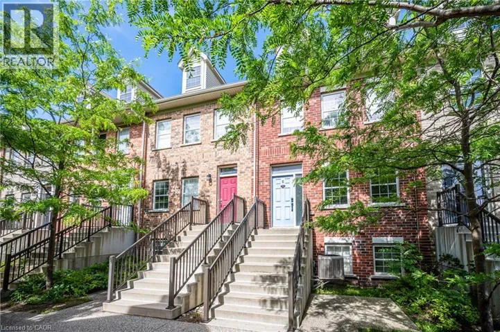 5 WHITEHAVEN Lane, Kitchener, Ontario N2H0B3