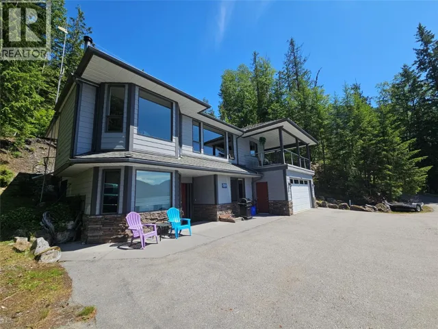 1710 6 Highway, Nakusp, British Columbia V0G1R1