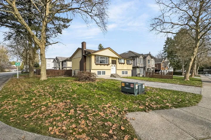 12959 CARLUKE CRESCENT, Surrey, British Columbia V3V6R5