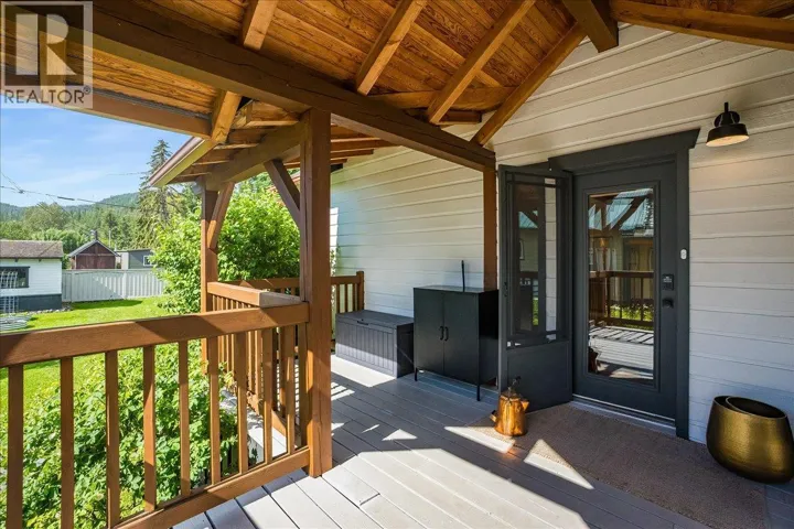 233 D Avenue, Kaslo, British Columbia V0G1M0
