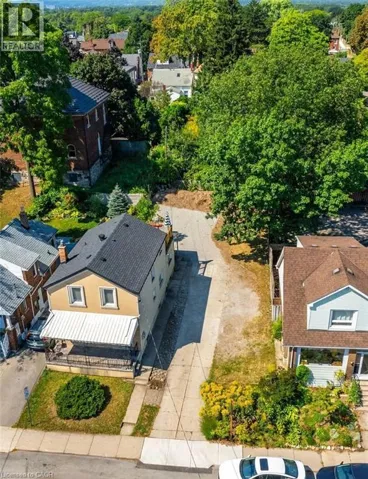 153 STRATHCONA Avenue N, Hamilton, Ontario L8R3C4