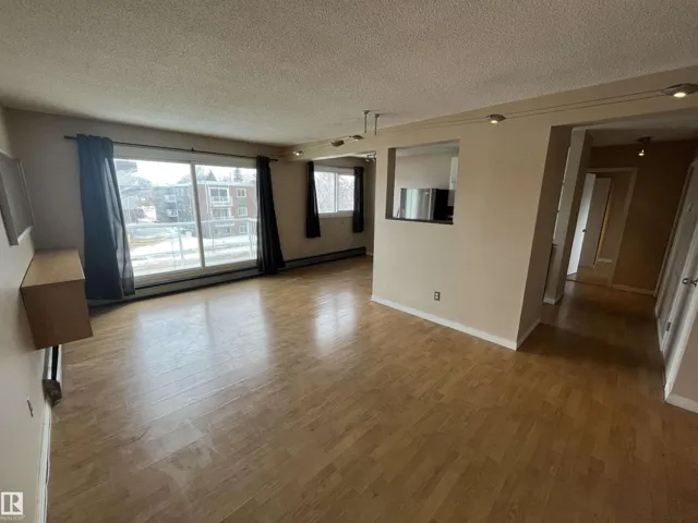 #306 11340 124 NW, Edmonton, Alberta T5M0K1