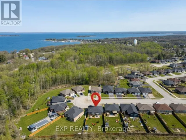 51 HUNTER AVENUE, Tay (Victoria Harbour), Ontario L0K2A0