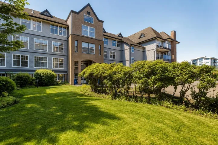 424 20200 56 AVENUE, Langley, British Columbia V3A8S1