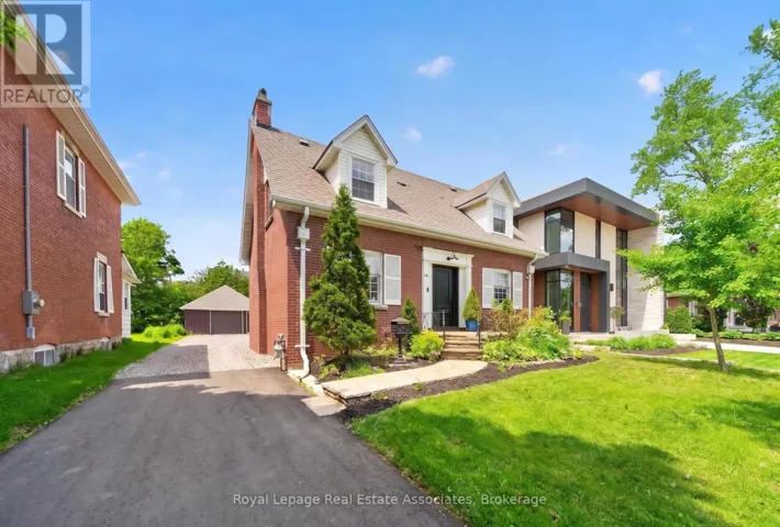 24 PEEL AVENUE, Brampton (Downtown Brampton), Ontario L6W1X2