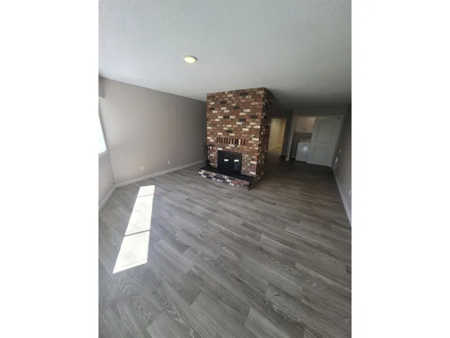 lower 15924 BUENA VISTA AVENUE, White Rock, British Columbia V4B2A4